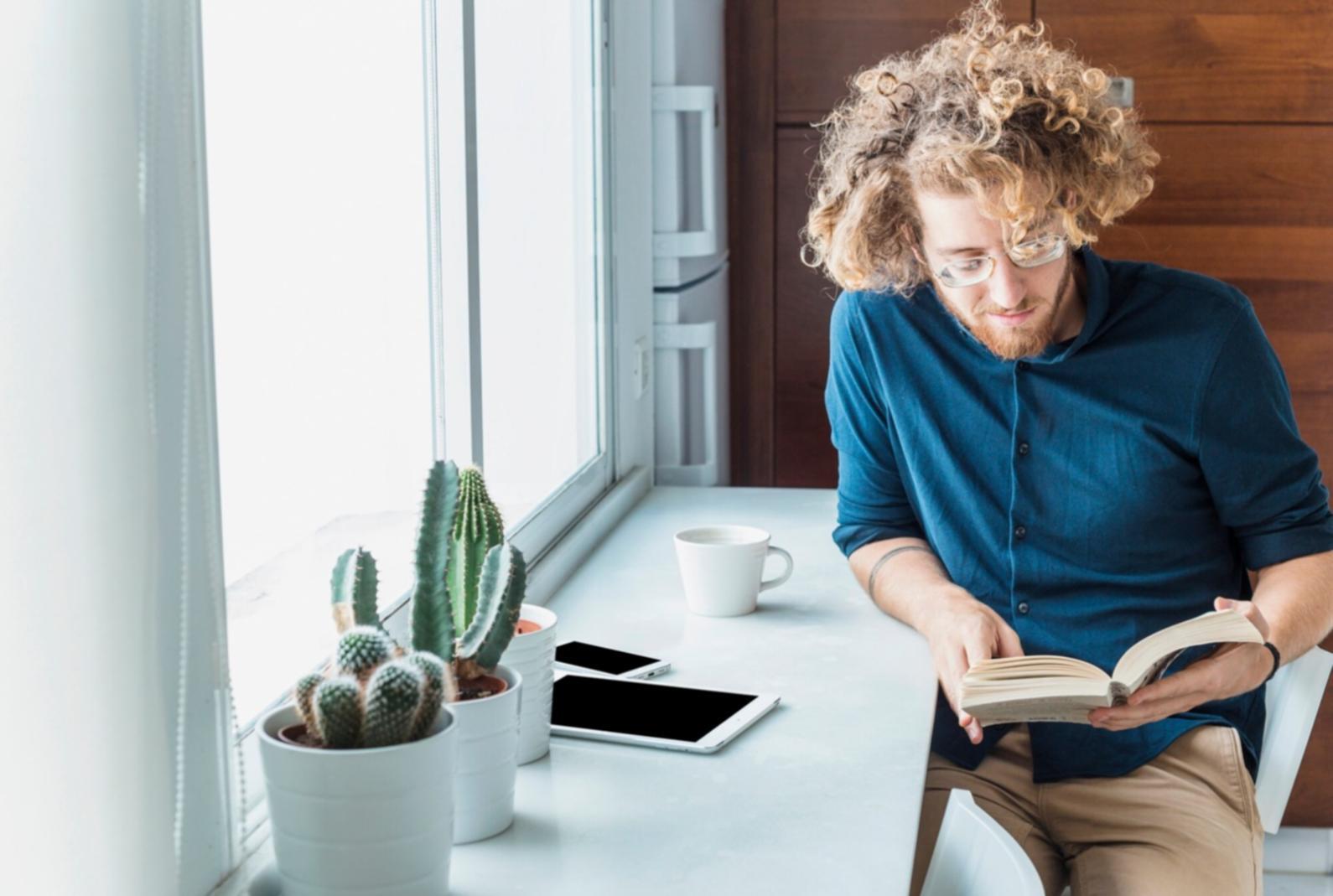 Environnement de travail moderne avec analyses financières